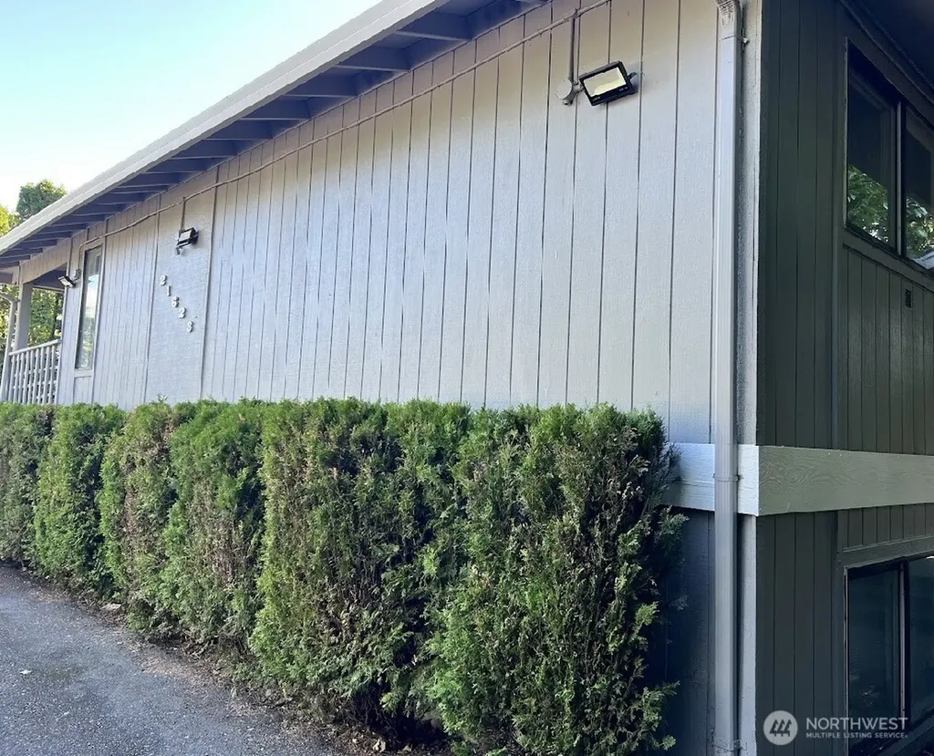 21623 30th Avenue S Des Moines WA 98198