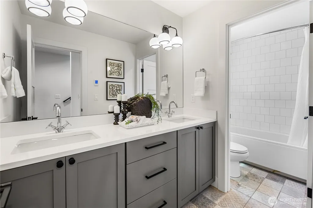 6538 11th Avenue NW Seattle WA 98117
