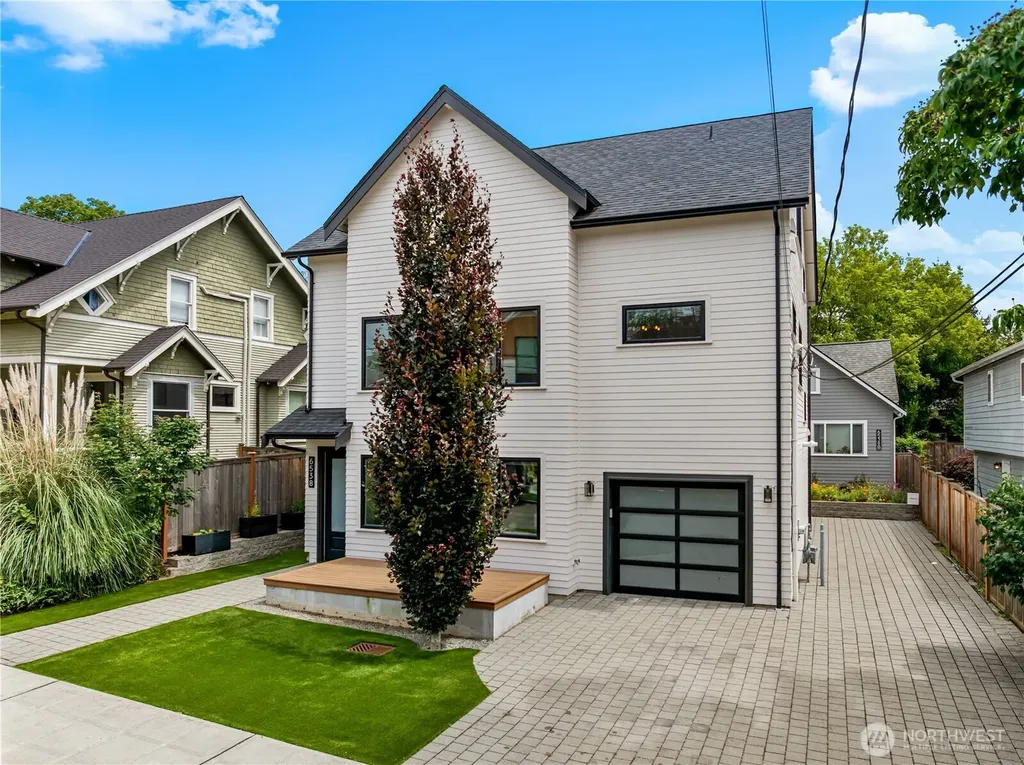 6538 11th Avenue NW Seattle WA 98117