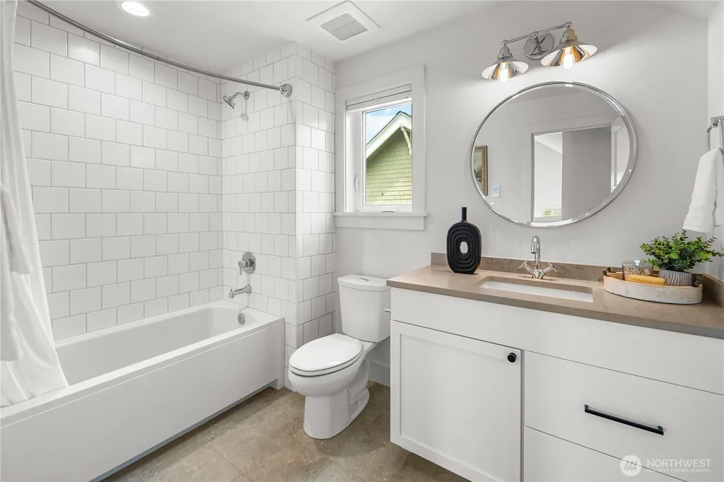6538 11th Avenue NW Seattle WA 98117