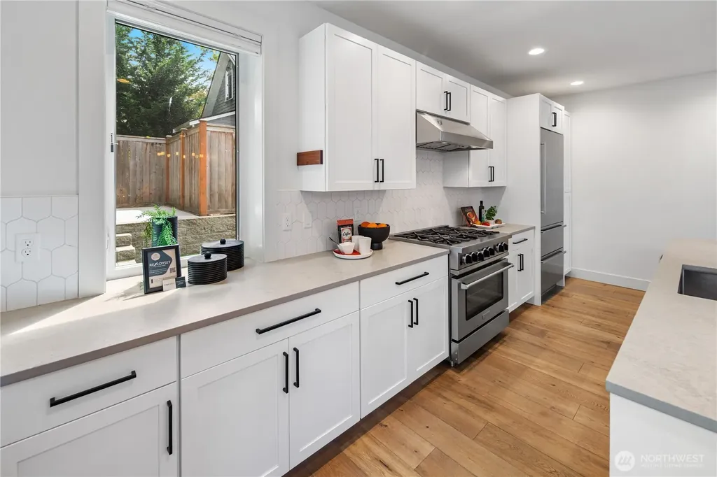 6538 11th Avenue NW Seattle WA 98117