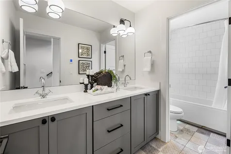 6538 11th Avenue NW Seattle WA 98117