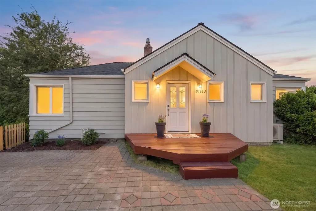 9725 Phinney Avenue N Seattle WA 98103