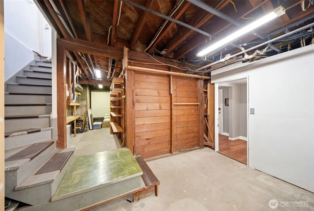 9725 Phinney Avenue N Seattle WA 98103