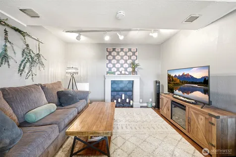 9725 Phinney Avenue N Seattle WA 98103
