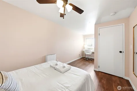 9725 Phinney Avenue N Seattle WA 98103