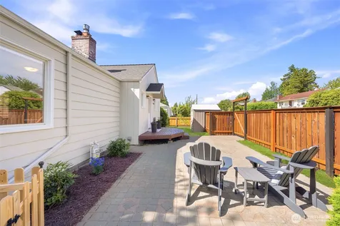 9725 Phinney Avenue N Seattle WA 98103
