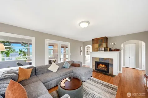 9725 Phinney Avenue N Seattle WA 98103