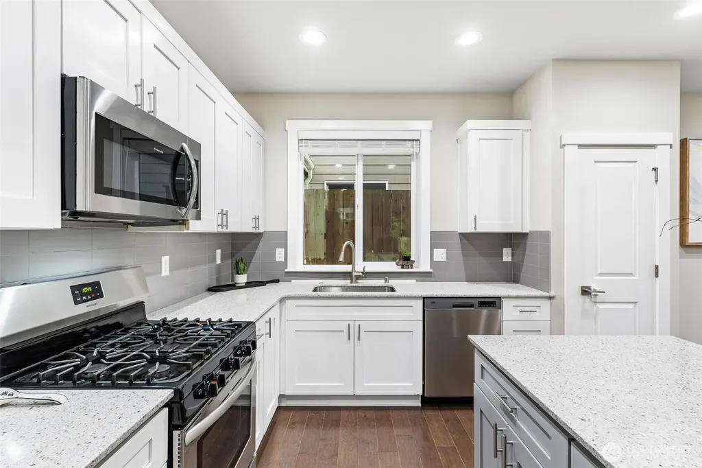 423 205th Street SW Lynnwood WA 98036