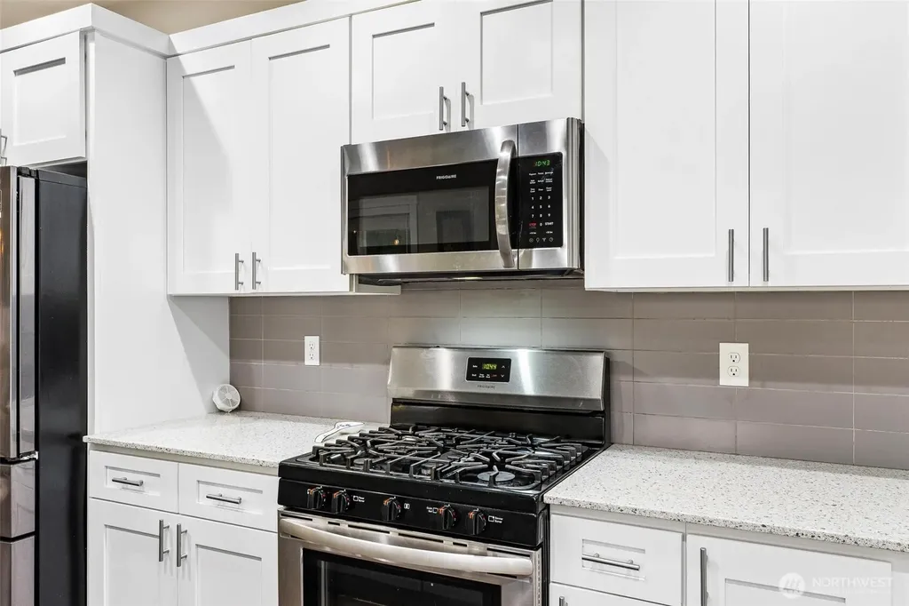 423 205th Street SW Lynnwood WA 98036