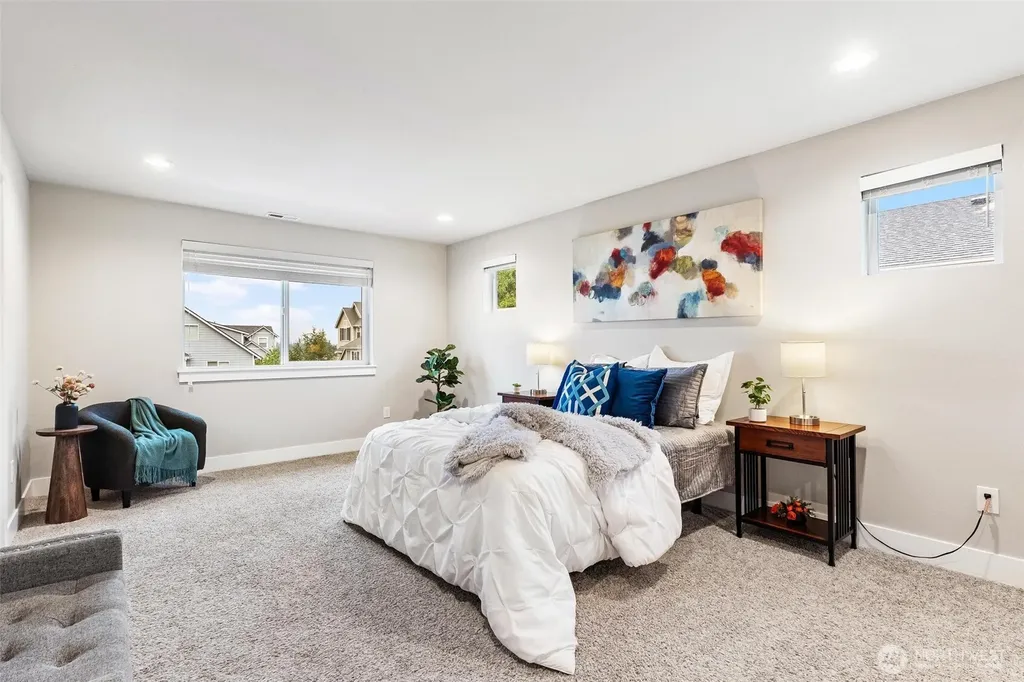 423 205th Street SW Lynnwood WA 98036