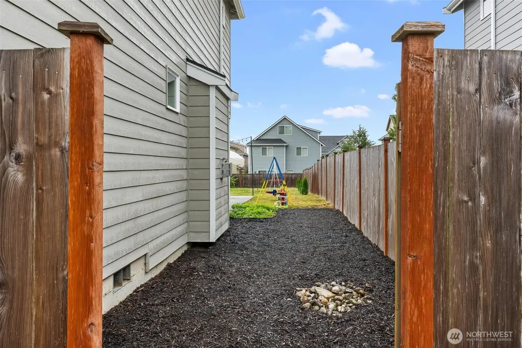 423 205th Street SW Lynnwood WA 98036