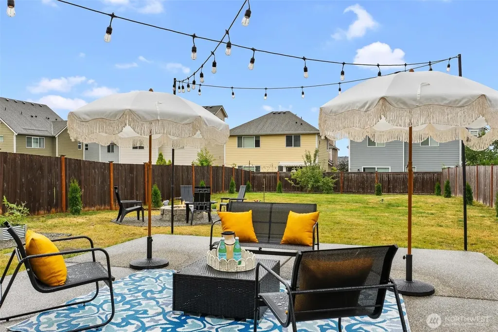 423 205th Street SW Lynnwood WA 98036