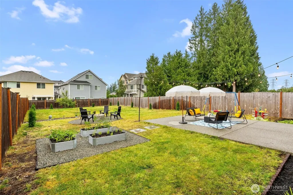 423 205th Street SW Lynnwood WA 98036