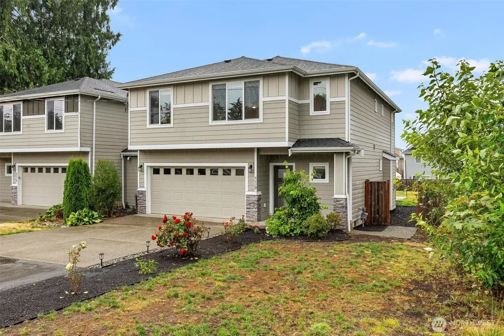 423 205th Street SW Lynnwood WA 98036