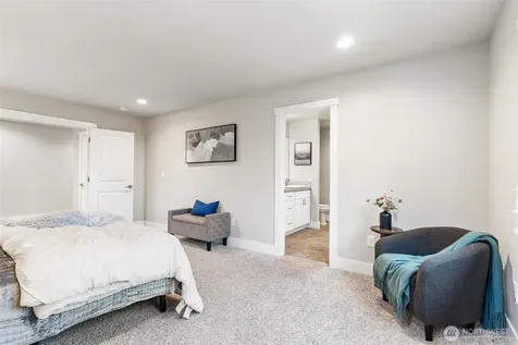 423 205th Street SW Lynnwood WA 98036