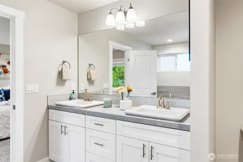 423 205th Street SW Lynnwood WA 98036