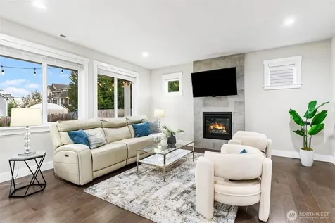 423 205th Street SW Lynnwood WA 98036