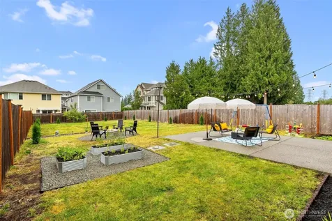 423 205th Street SW Lynnwood WA 98036