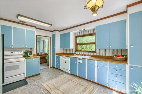 7637 NE 165th Street Kenmore WA 98028