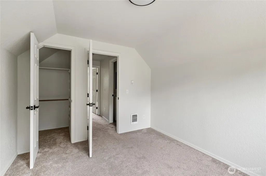 3857 Creek View Court SE Port Orchard WA 98366