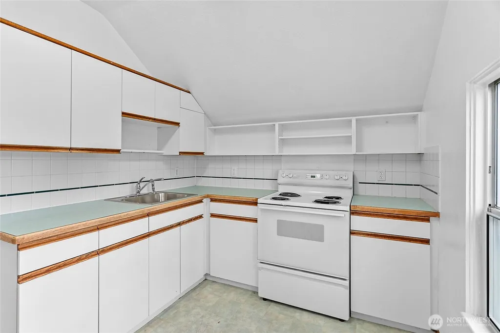 1218 Mitchell Avenue Blaine WA 98230