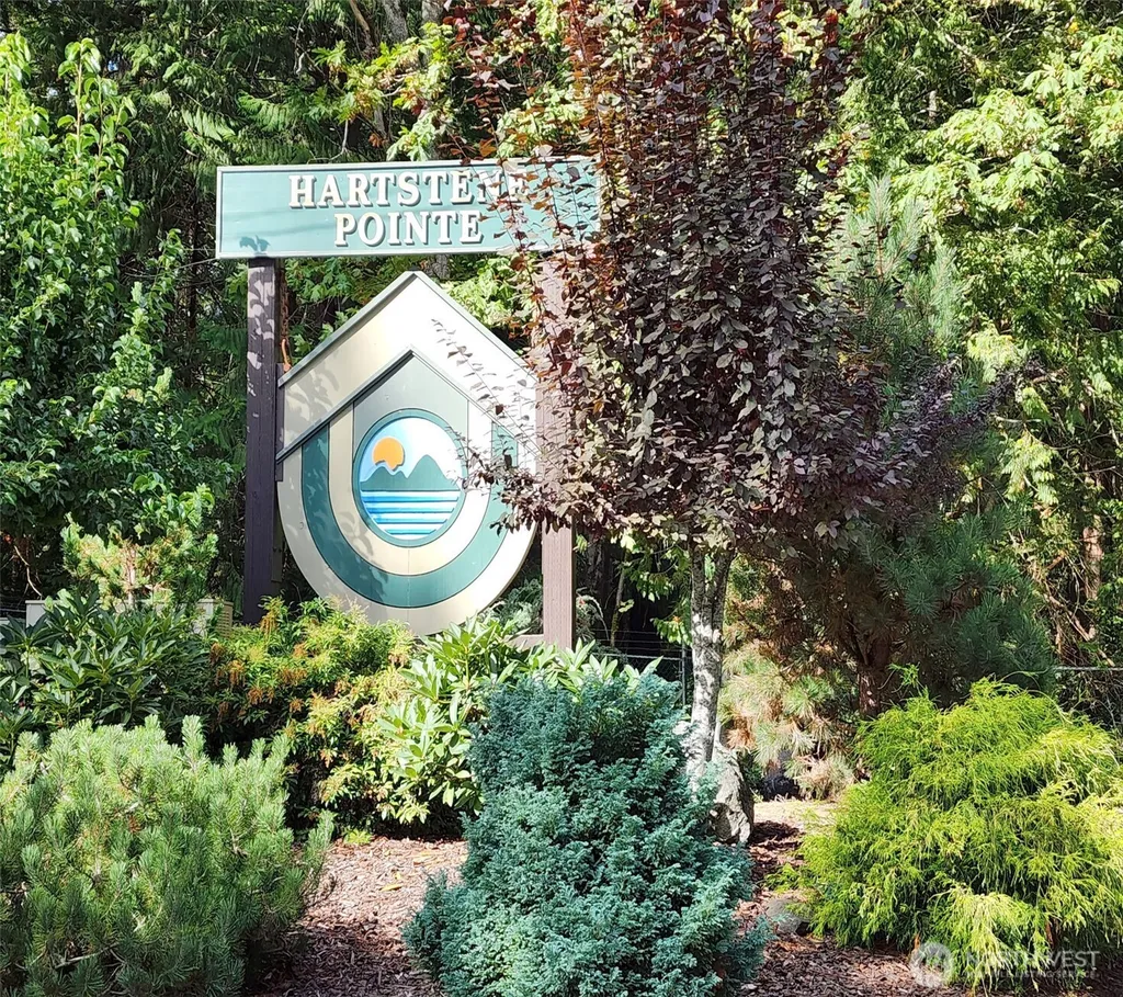 655 E Pointes Drive E Shelton WA 98584