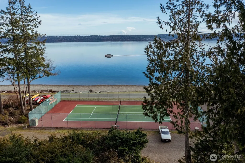 655 E Pointes Drive E Shelton WA 98584