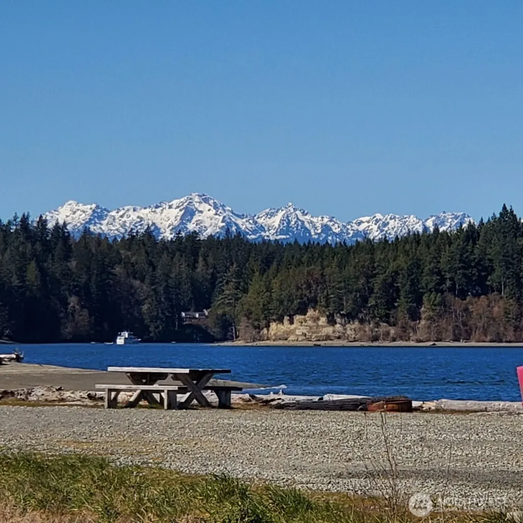655 E Pointes Drive E Shelton WA 98584