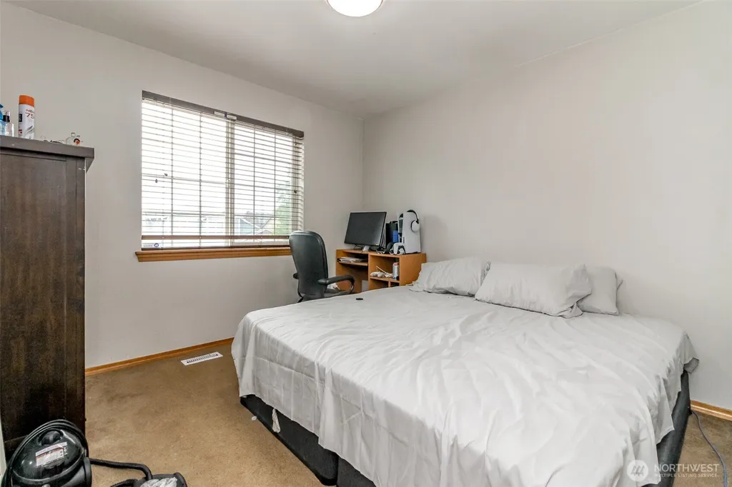 18339 71st Avenue E Puyallup WA 98375