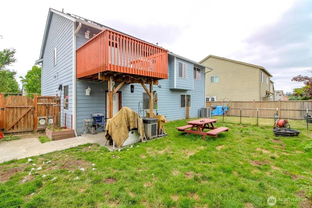 18339 71st Avenue E Puyallup WA 98375