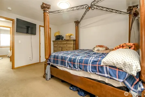 18339 71st Avenue E Puyallup WA 98375