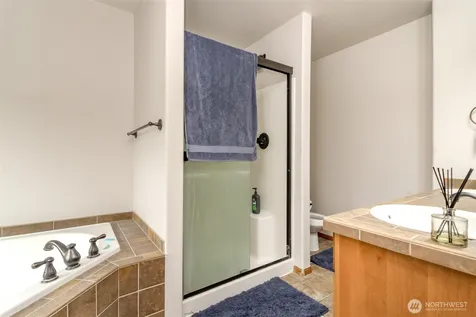 18339 71st Avenue E Puyallup WA 98375