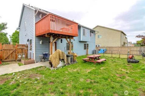 18339 71st Avenue E Puyallup WA 98375
