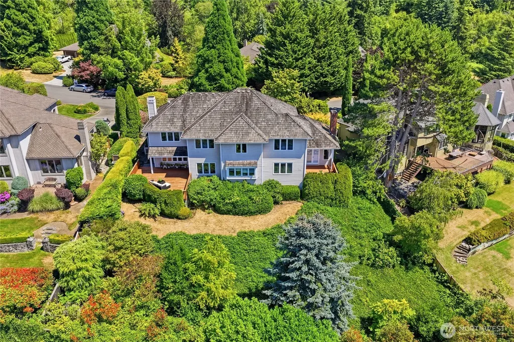 4123 205 Avenue SE Sammamish WA 98075