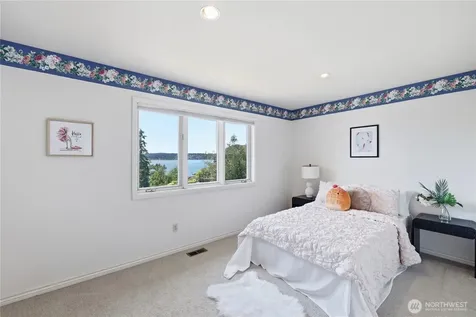 4123 205 Avenue SE Sammamish WA 98075