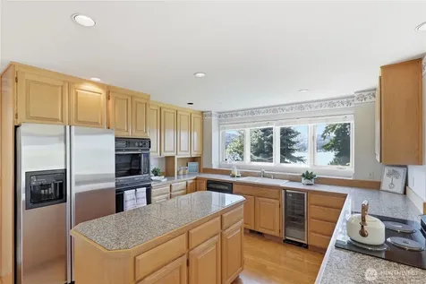 4123 205 Avenue SE Sammamish WA 98075