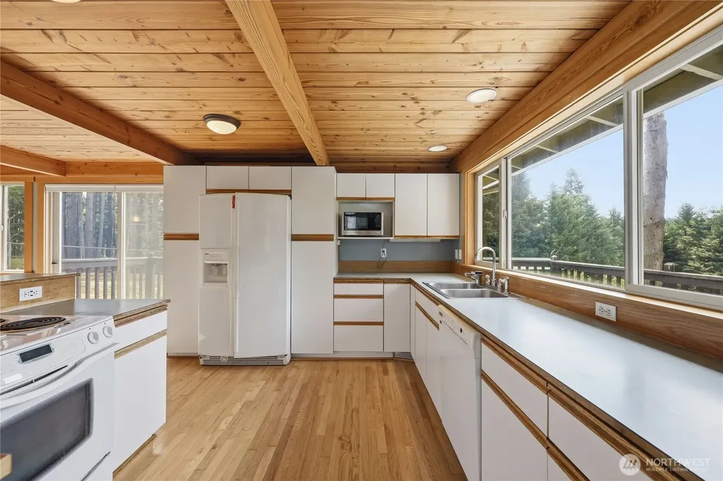 7750 NE Bergman Road Bainbridge Island WA 98110