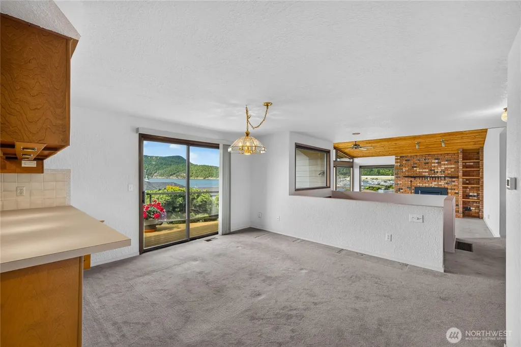 5008 Dundee Drive Anacortes WA 98221