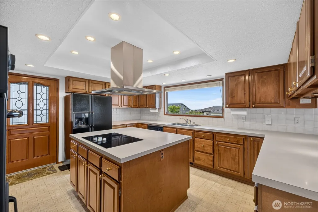 5008 Dundee Drive Anacortes WA 98221