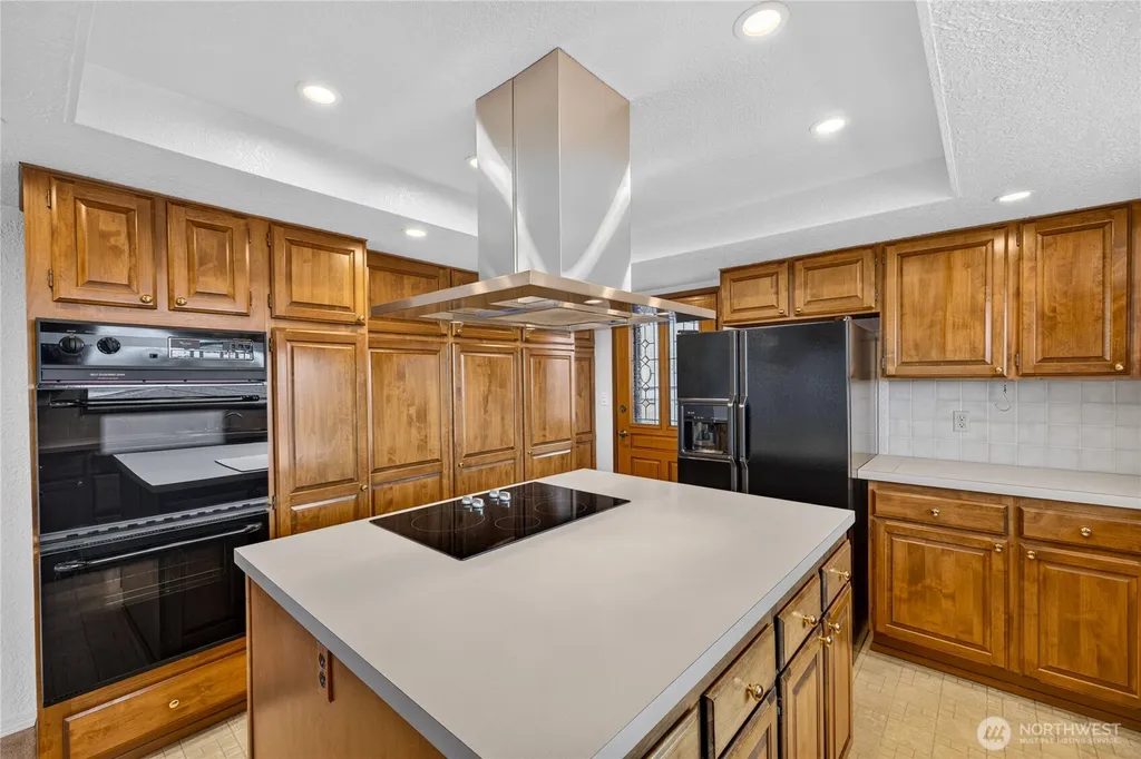 5008 Dundee Drive Anacortes WA 98221