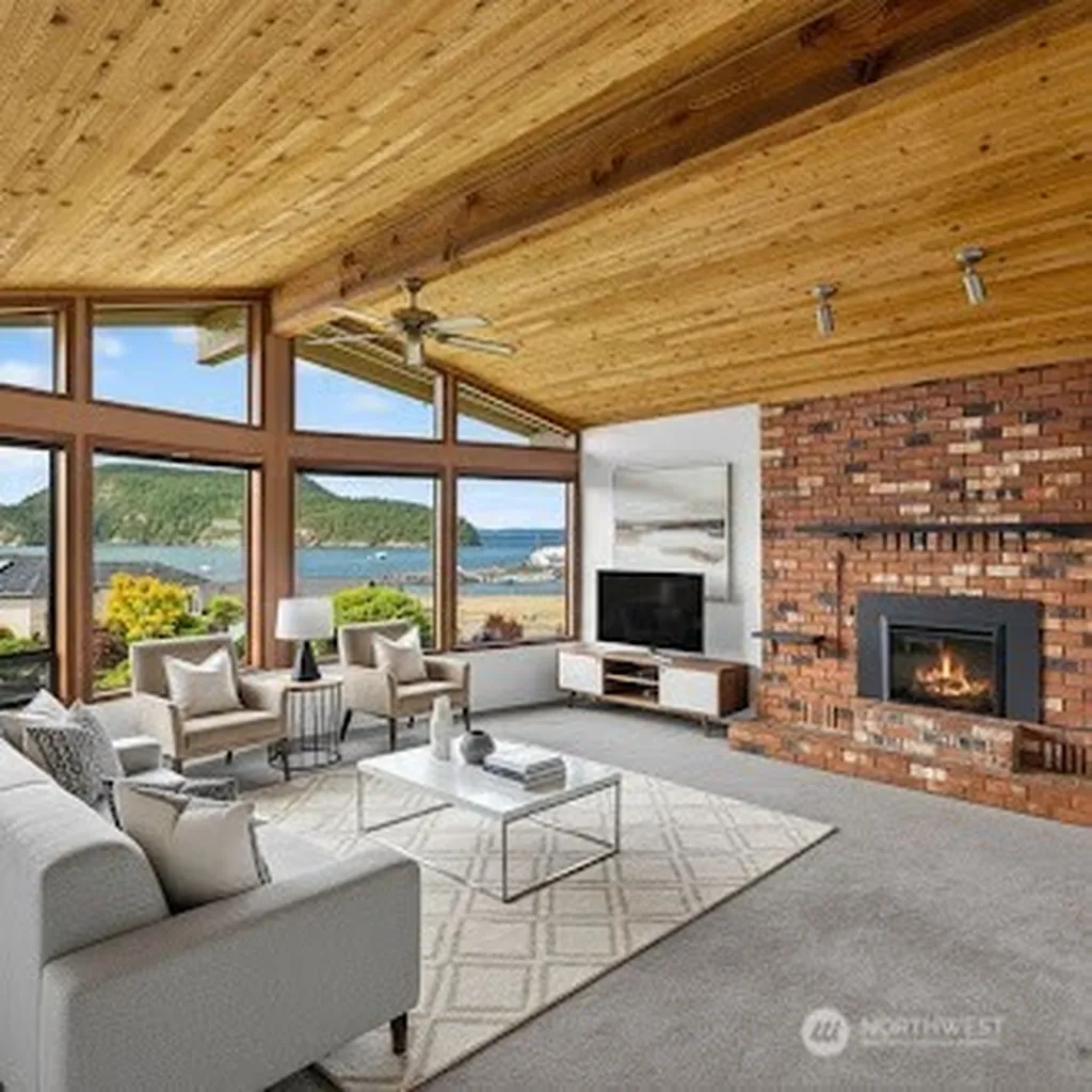 5008 Dundee Drive Anacortes WA 98221