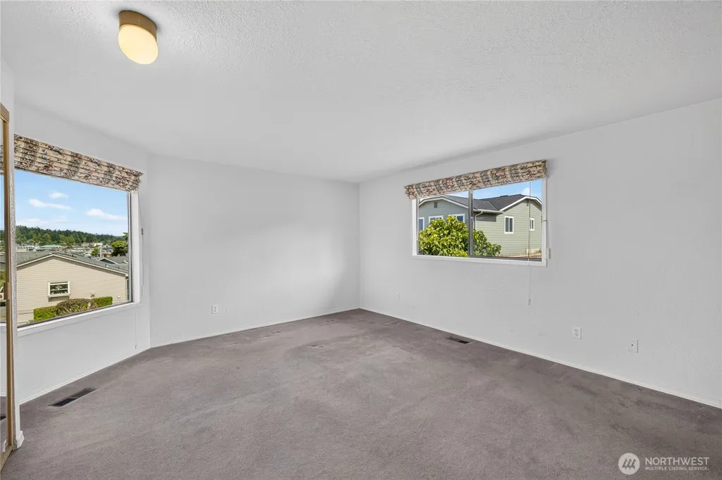 5008 Dundee Drive Anacortes WA 98221