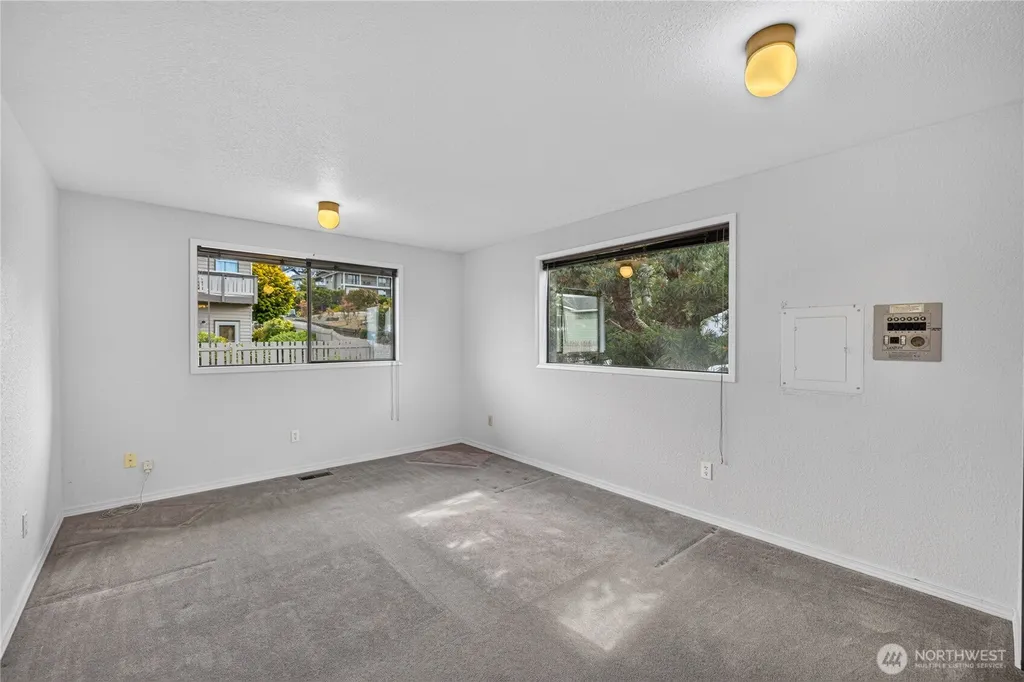 5008 Dundee Drive Anacortes WA 98221
