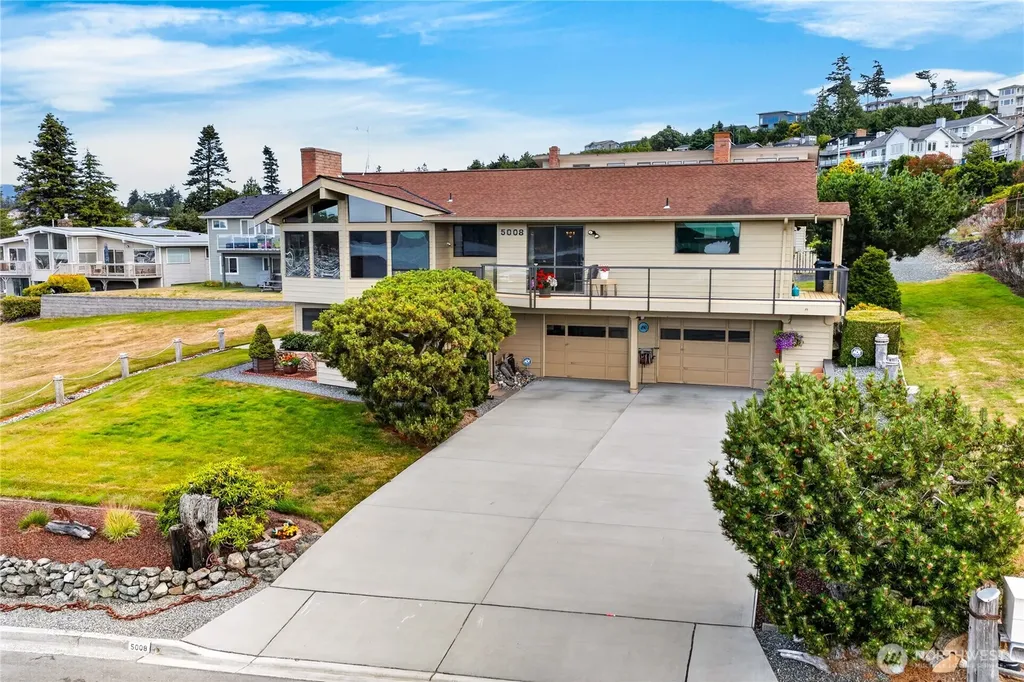 5008 Dundee Drive Anacortes WA 98221