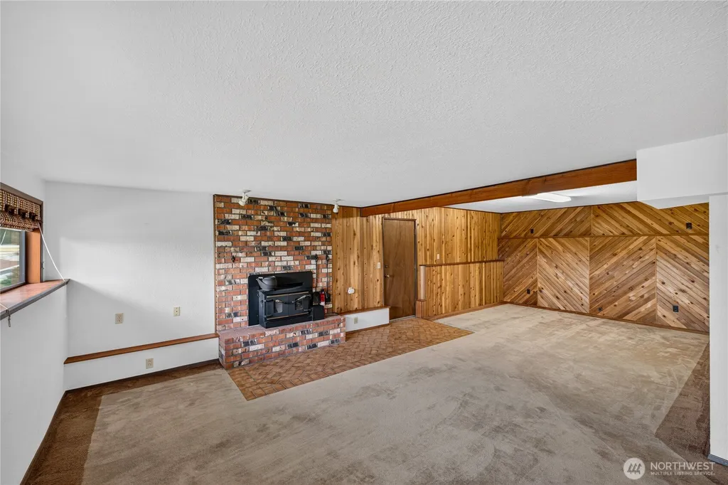 5008 Dundee Drive Anacortes WA 98221
