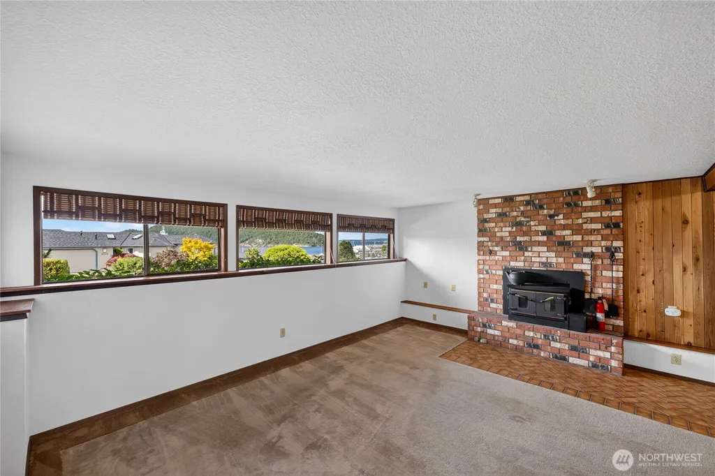 5008 Dundee Drive Anacortes WA 98221
