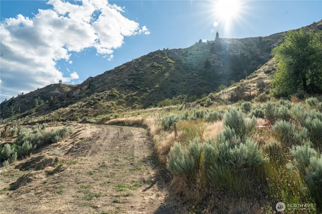 224 Hillcreek Lane Wenatchee WA 98801