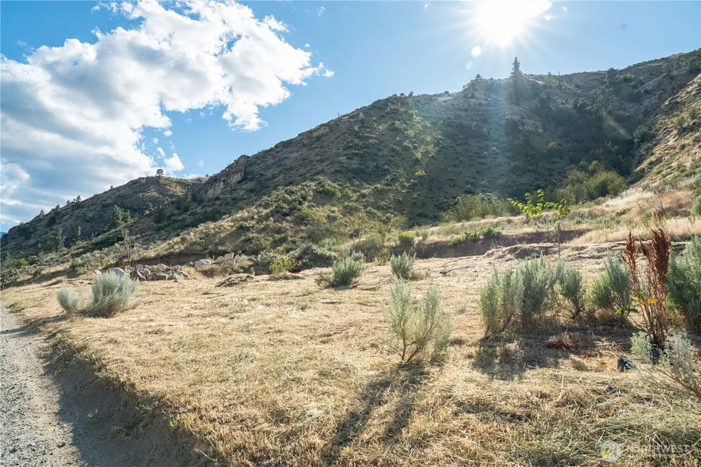 224 Hillcreek Lane Wenatchee WA 98801