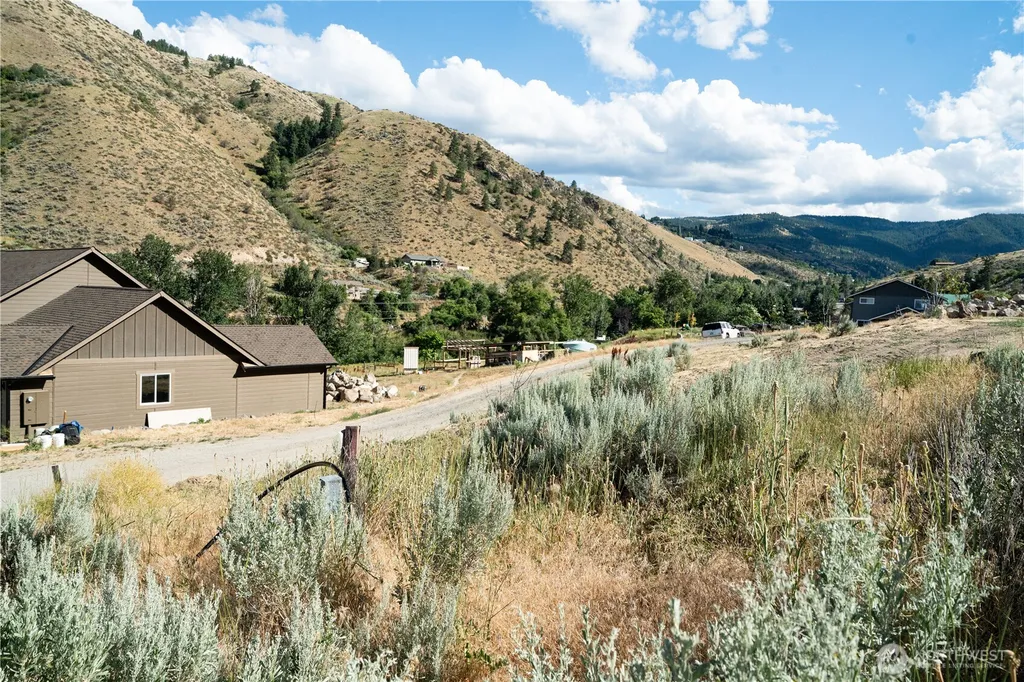 224 Hillcreek Lane Wenatchee WA 98801